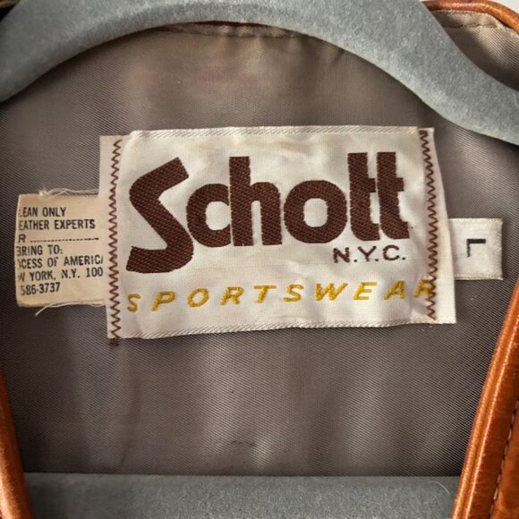 Vintage leather vest from Schott N.Y.C. Sportswear, New York City. - Picture 6 of 8